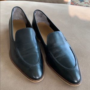 Everlane black leather modern-preppy loafer